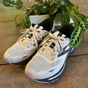 Women's Adrenaline CTS Brooks Running Shoes (6)